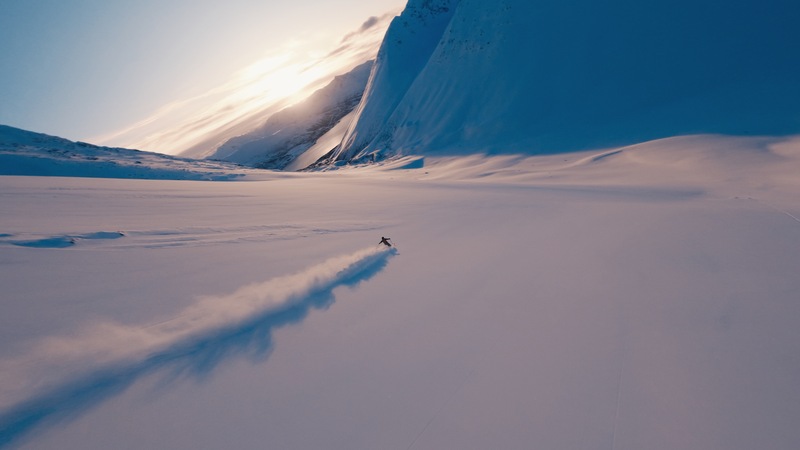 Sam Favret skiing in Norway