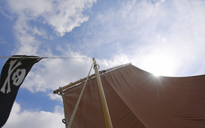 anchors sails image, skull and two crossed bones