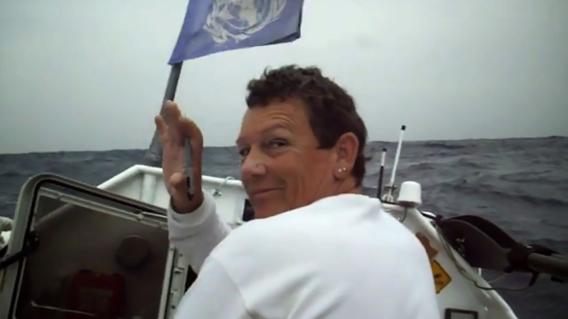 Angela Madsen rowing in ocean